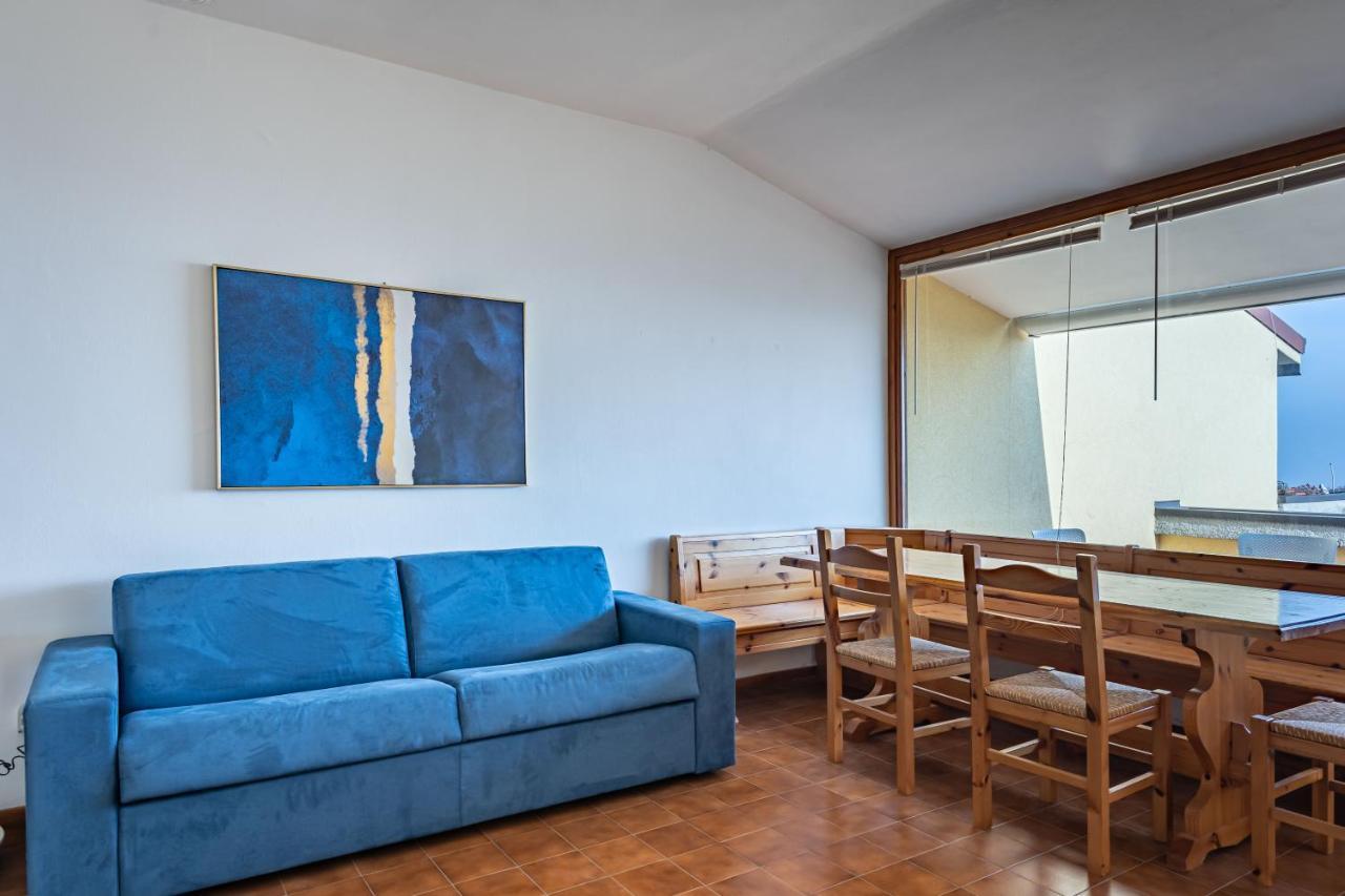 L&M Apartments - Pool - By Host4U Muscoline Екстер'єр фото