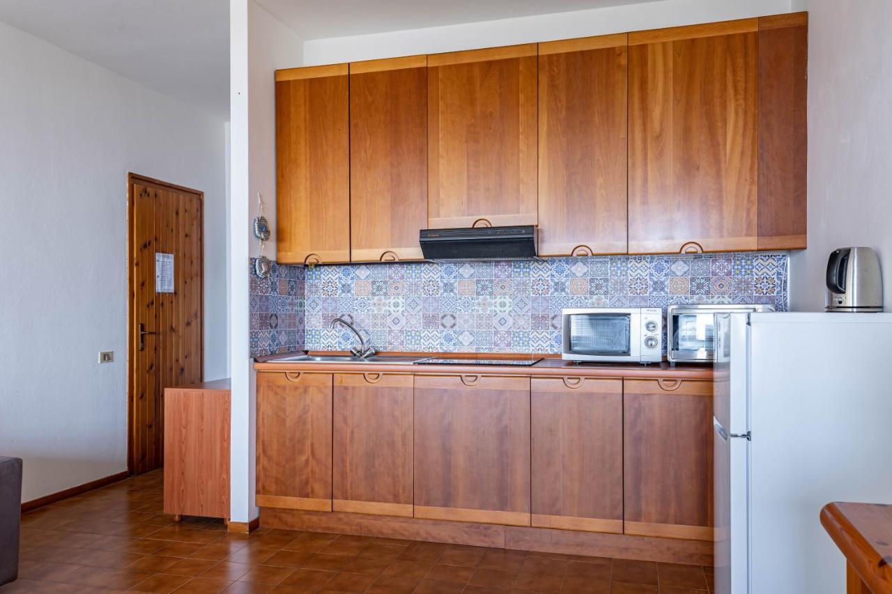 L&M Apartments - Pool - By Host4U Muscoline Екстер'єр фото